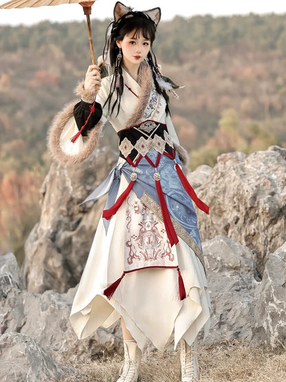 Yuanshan Yin 远山吟 - Exotic Hanfu Swordsman Outfit