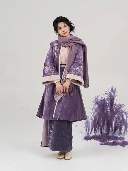 Song Dynasty Modern Hanfu Set with Long Sleeve Top and Spiral Skirt - Canglan Swallow 苍兰燕子 (Preorder)