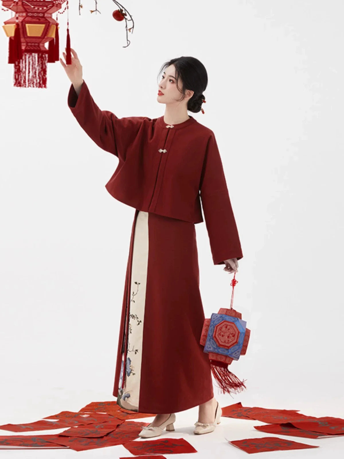 Song Dynasty Modern Hanfu for Chinese Festivals - Palace Walls 宫墙 (Preorder)