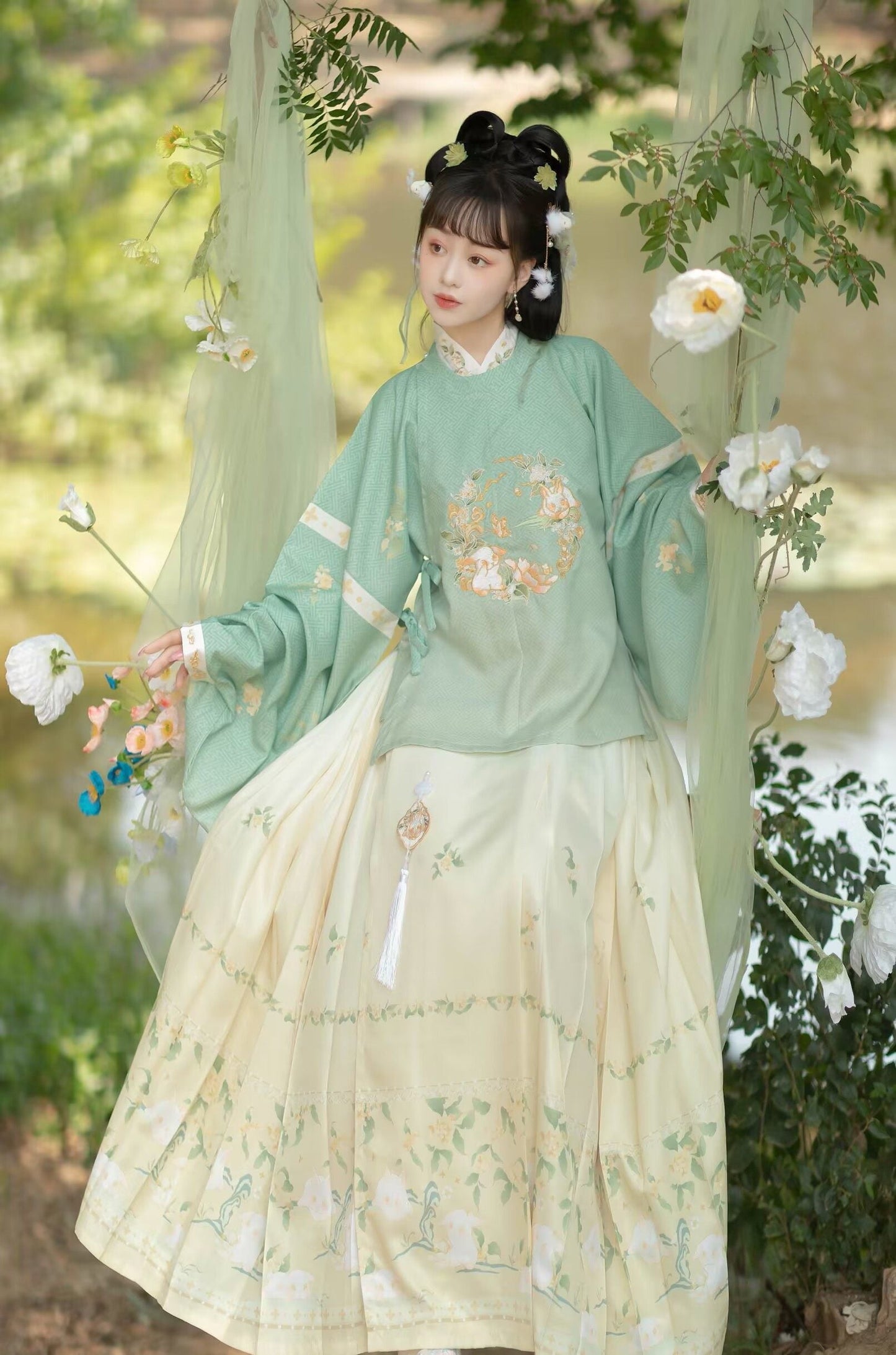 Ming Dynasty Pipa Sleeve Top & Printed Mamianqun | Rabbit 兔叽
