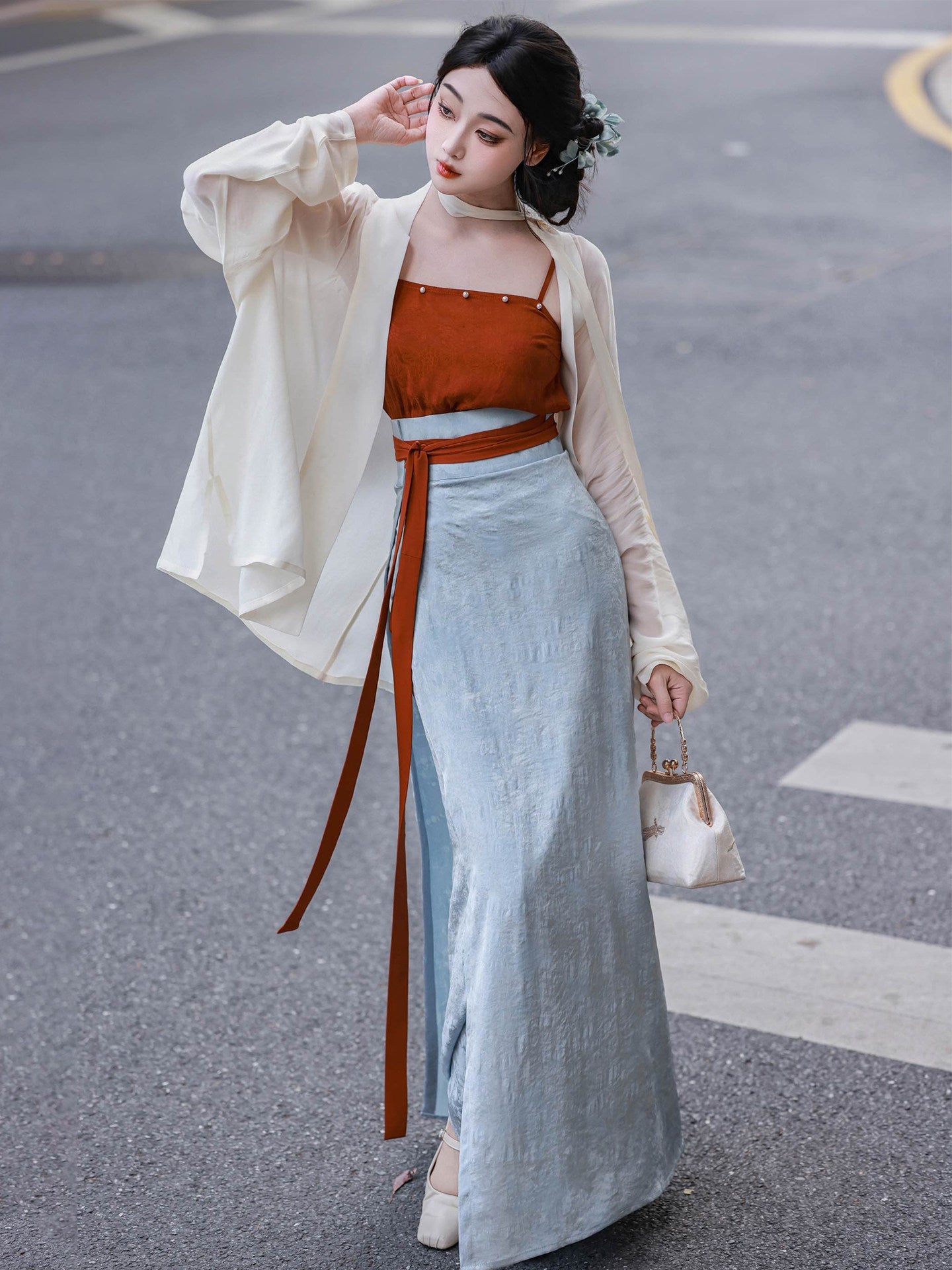 Song Dynasty Modern Hanfu Winged Sleeve Top and Spiral Skirt - Misty Rain 等烟雨 (Preorder)