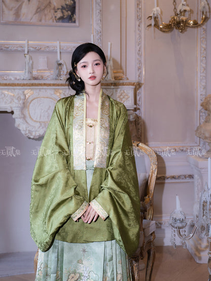 Ming Dynasty Camisole & Cardigan with Jade Green Mamianqun | Mountain Moon 一朝山月