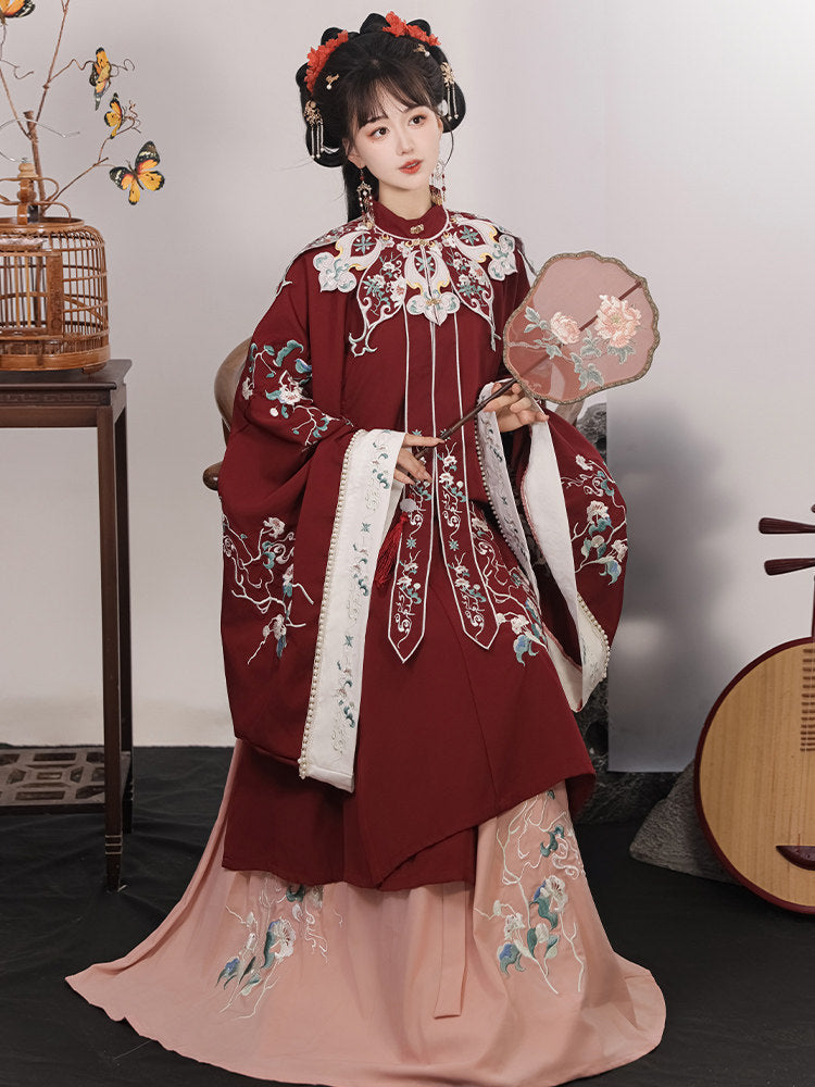 Ming Dynasty Hanfu Set with Cloud Collar & Pleated Skirt｜Flower Glass 花璃子