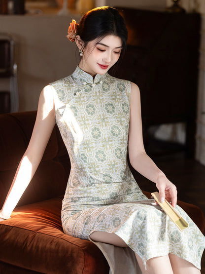 Sleeveless Floral Geometric Midi Cheongsam | Jingshu