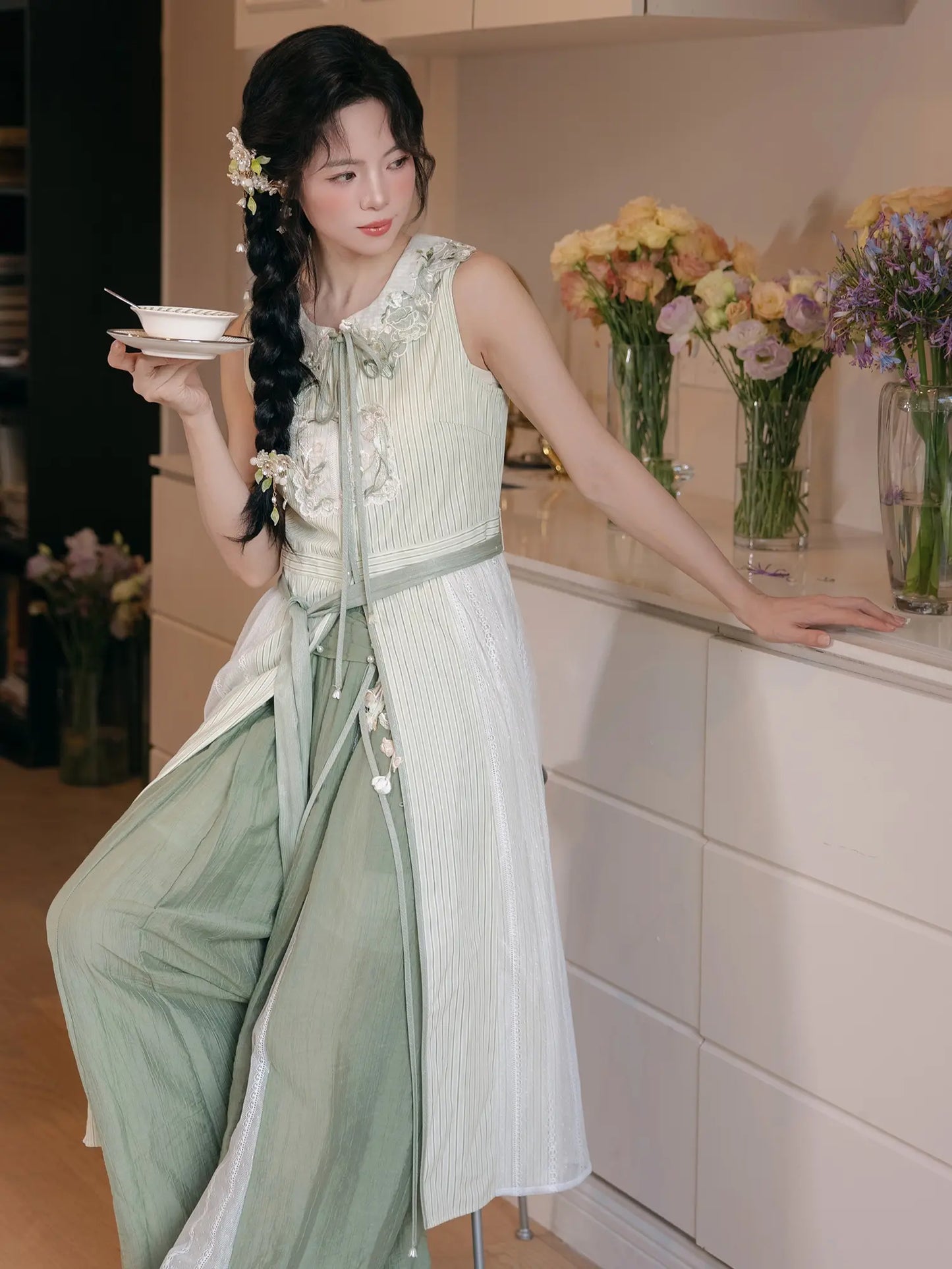 Ming Dynasty Modern Hanfu Bijia and Wide Leg Pants - Bell Whispering 铃风絮语