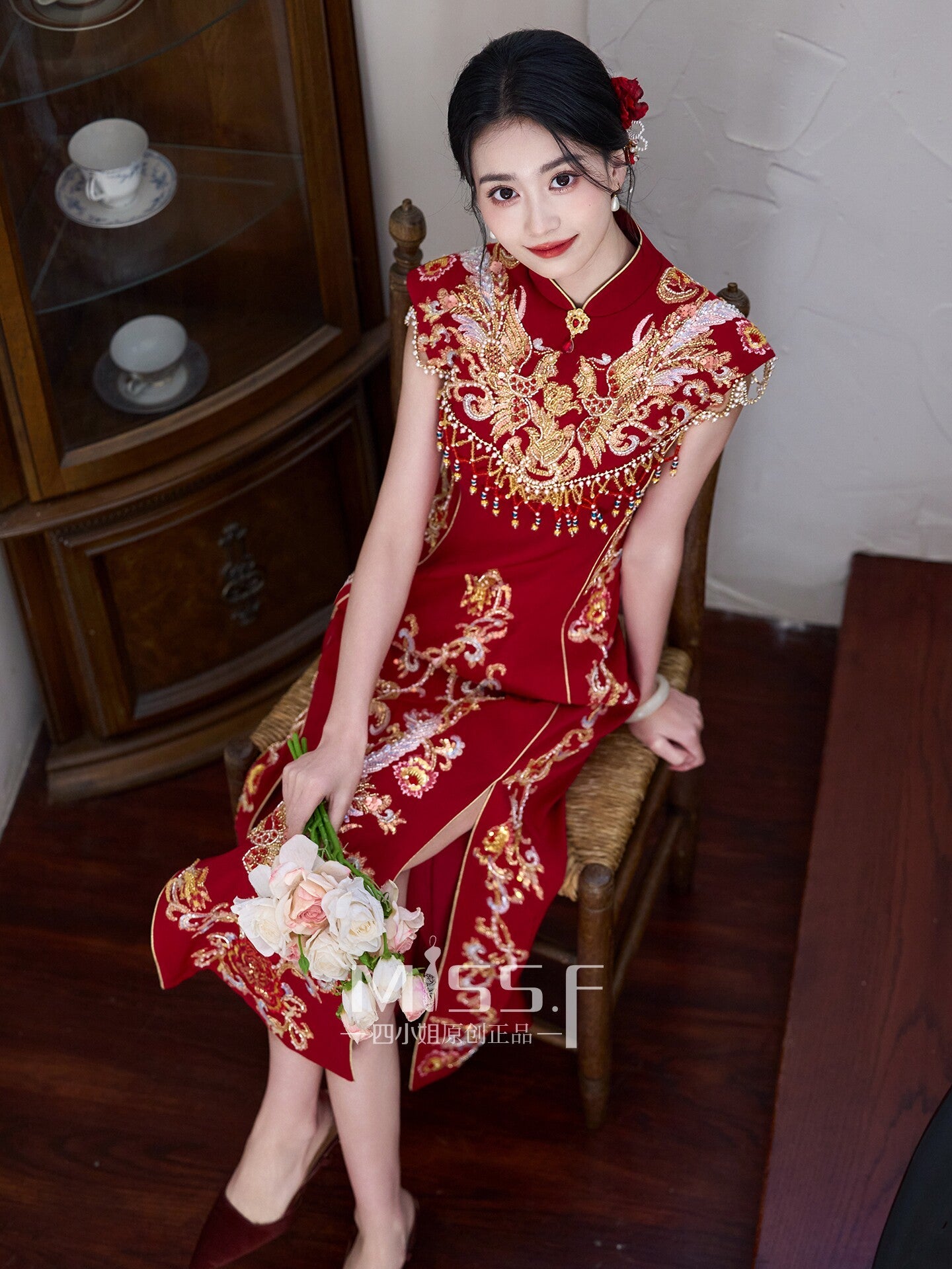 Red Embroidered Bridal Qipao Cheongsam | Biyishuangfei