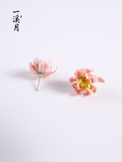 Chrysanthemum Velvet Flower Stud Earrings | Qipao Jewelry