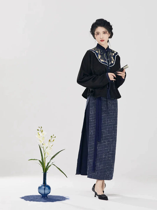 Song-Ming Dynasty Modern Hanfu Set with Long Sleeve Top and Spiral Skirt - Xu Xue 煦雪 (Preorder)