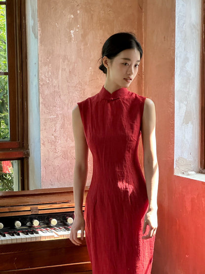 Sleeveless Long Cheongsam in Red | Fusang