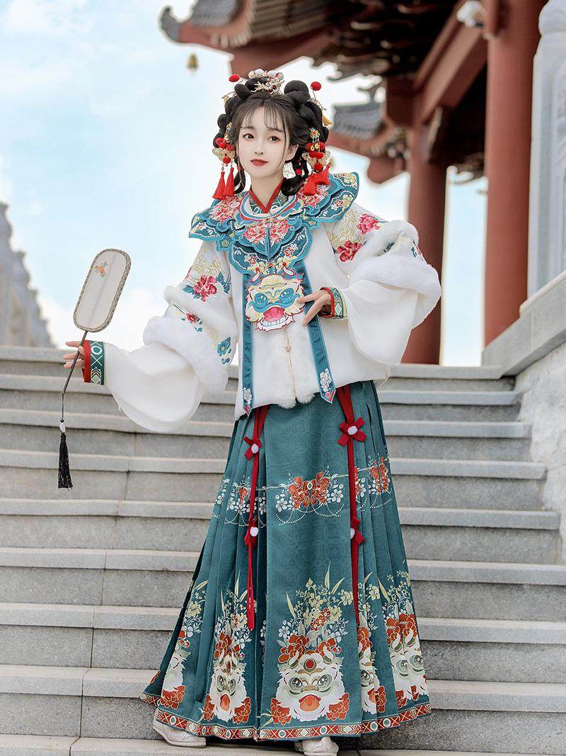 Ming Dynasty Chinese New Year Festival Hanfu | Yearly Lion Dance 舞狮年年