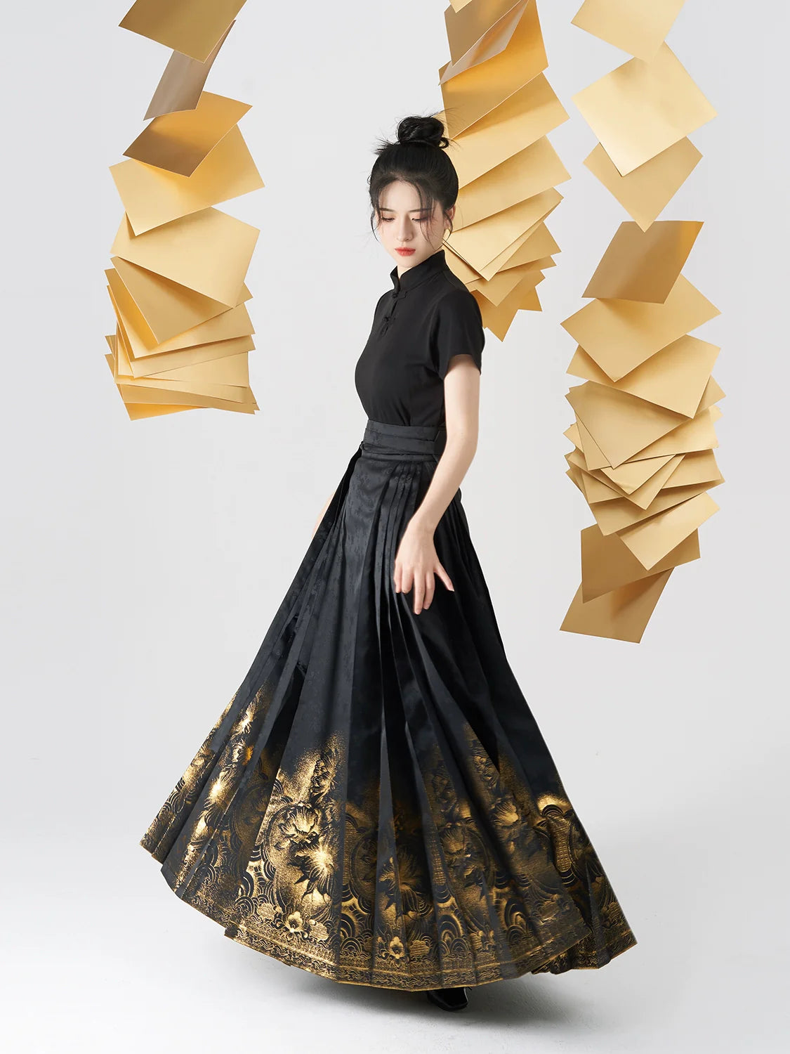 Chinese Blouse & Mamian Skirt Outfit | Golden Shadow Flower 金影昙花
