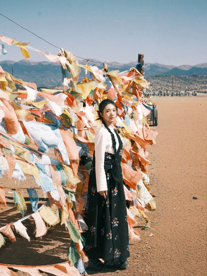Dancing Prayer - Women Ethnic Tibetan Robe Exquisite Flower Embroidery
