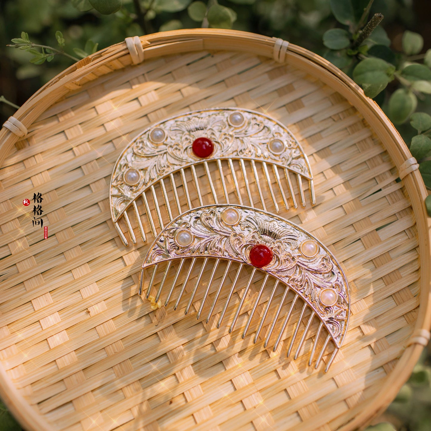 Hair Comb: Min Yin
