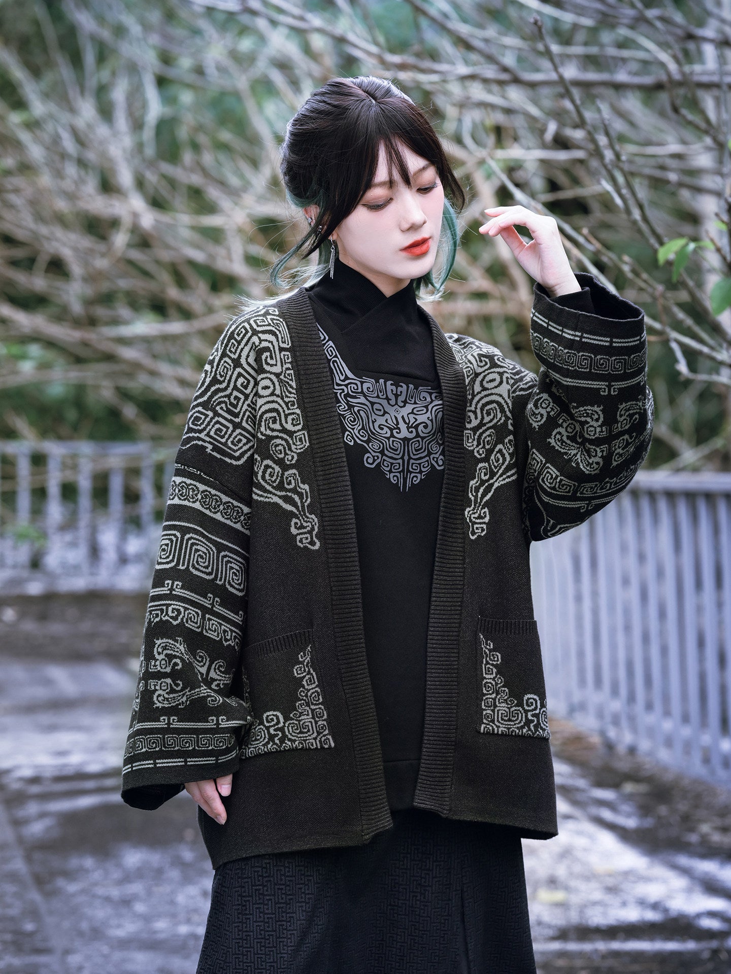 New Chinese Style Bronze Pattern Sweater - Casting Soul 铸魂