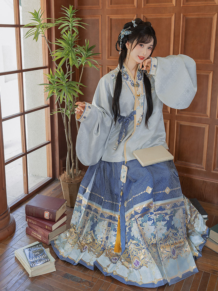 Ming Dynasty Winter Hanfu Set with Embroidered Mamian Skirt | Octagonal Vista 八角景