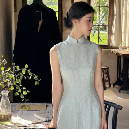 Sleeveless Long Cheongsam in Light Blue | Guigui