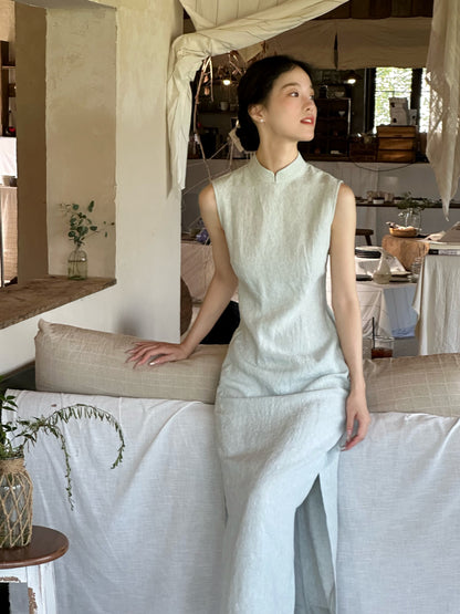 Sleeveless Long Cheongsam in Light Blue | Guigui