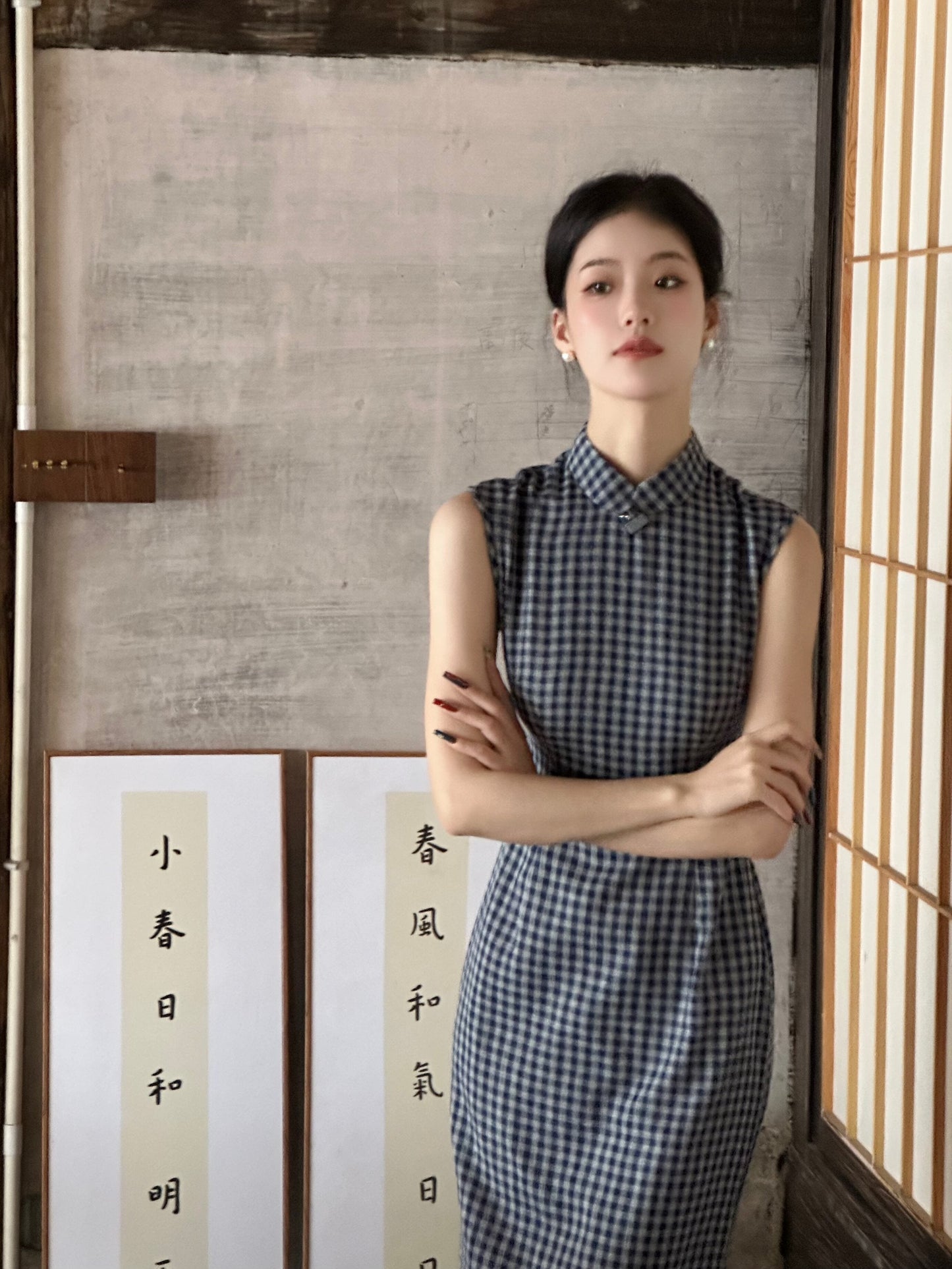 Sleeveless Checkered Long Cheongsam | Muyun
