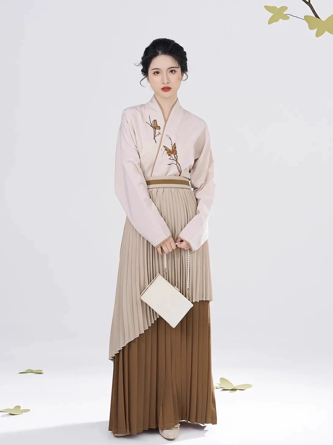 Song Dynasty Modern Hanfu Set with Winged Sleeve Top and Pleated Skirt - Floating Butterfly 浮蝶 (Preorder)