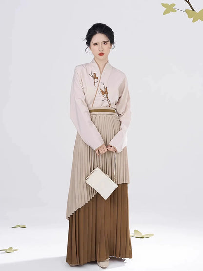 Song Dynasty Modern Hanfu Set with Winged Sleeve Top and Pleated Skirt - Floating Butterfly 浮蝶 (Preorder)