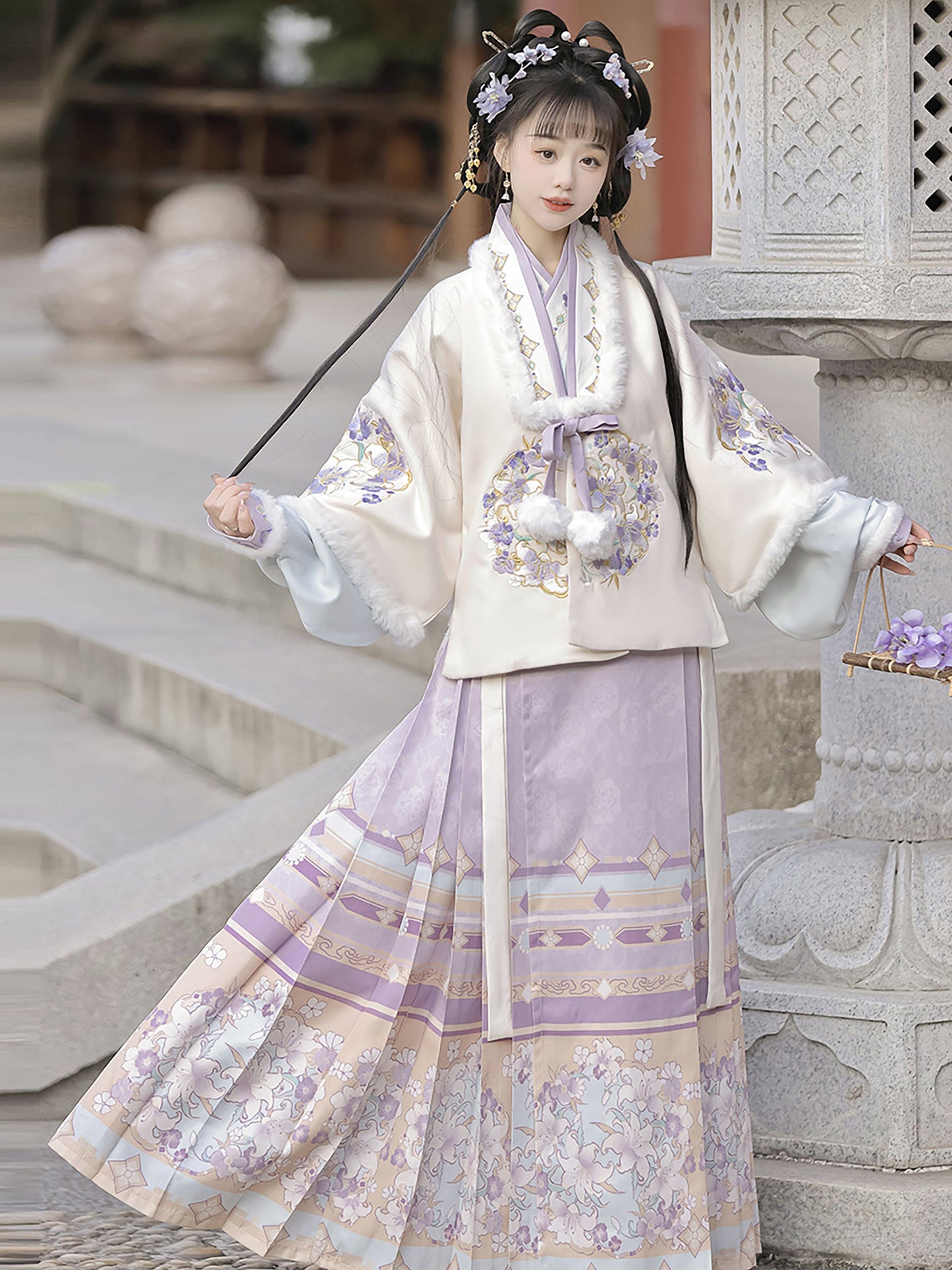 Ming Dynasty Embroidered Cross Collar Jacket & Printed Mamian Skirt | Purple Softness 紫暖暖