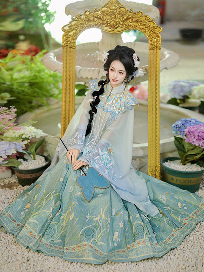 Ming Dynasty Embroidered Robe & Printed Mamian Skirt | Lanyi 兰漪