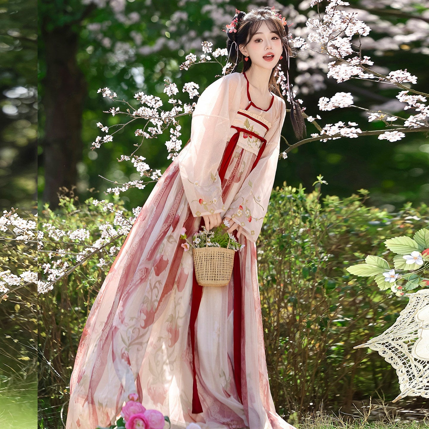Strawberry Cream | Tang Style Qixiong Ruqun Modern Hanfu Dress for Spring