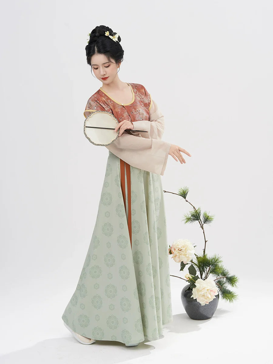 Tang Dynasty Modern Hanfu Set with Beizi Overlay & Flowing Eight-Panel Skirt - Bicheng 碧城 (Preorder)
