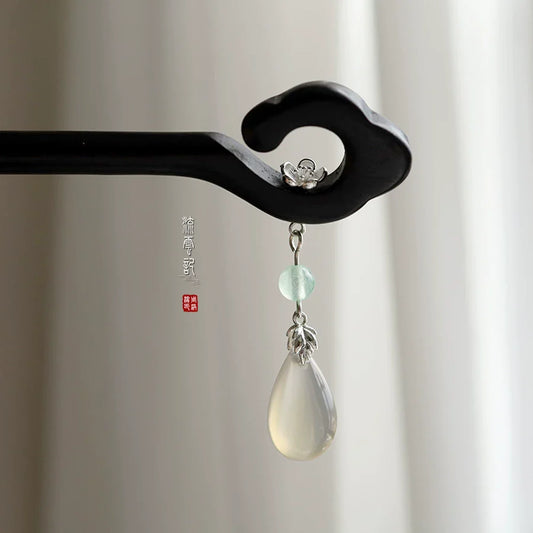 Yunrui hair stick, carved detail