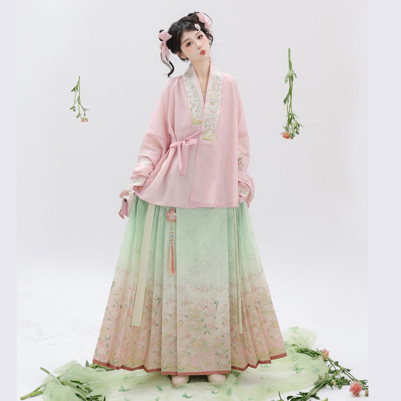 Ming Dynasty Cross Collar Top & Mint Pink Mamian Skirt | Chunmanyuan 春满园