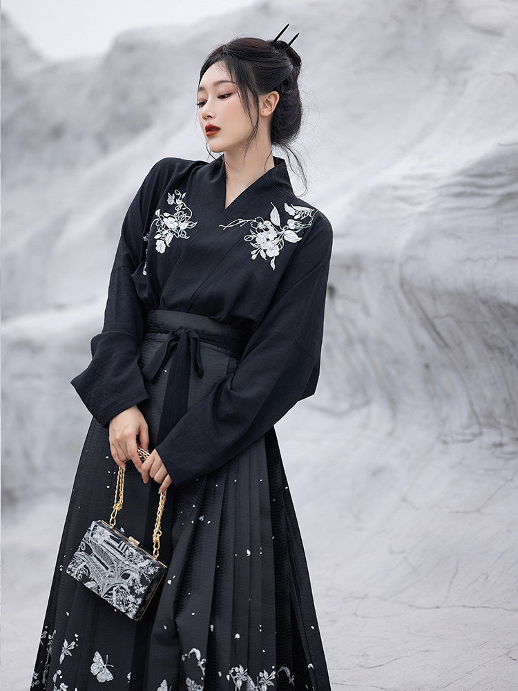 New Chinese Style Winged Sleeve Top and Mamianqun Hanfu Set - Guest of Human Realm 人间客