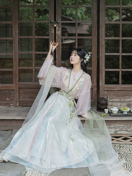 Wei Jin Dynasty Qiyao Ruqun Hanfu | Pine 绿萍