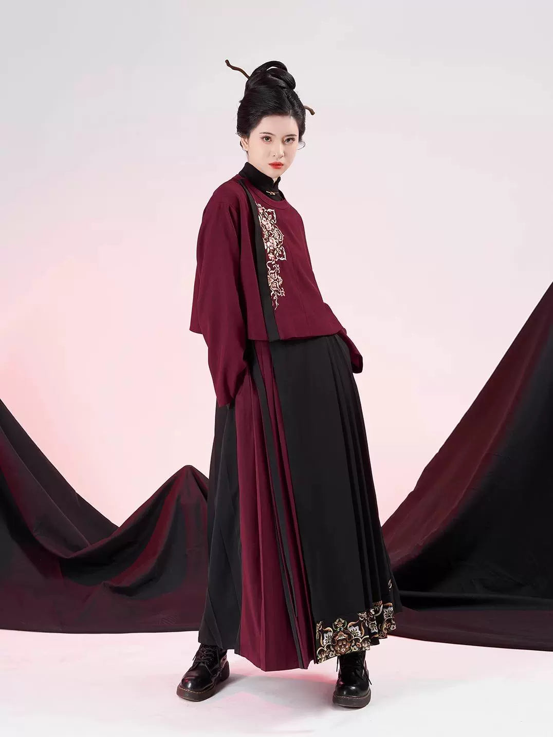 Ming Dynasty Modern Hanfu Mamianqun Outfit - Jinxianghua 锦相花
