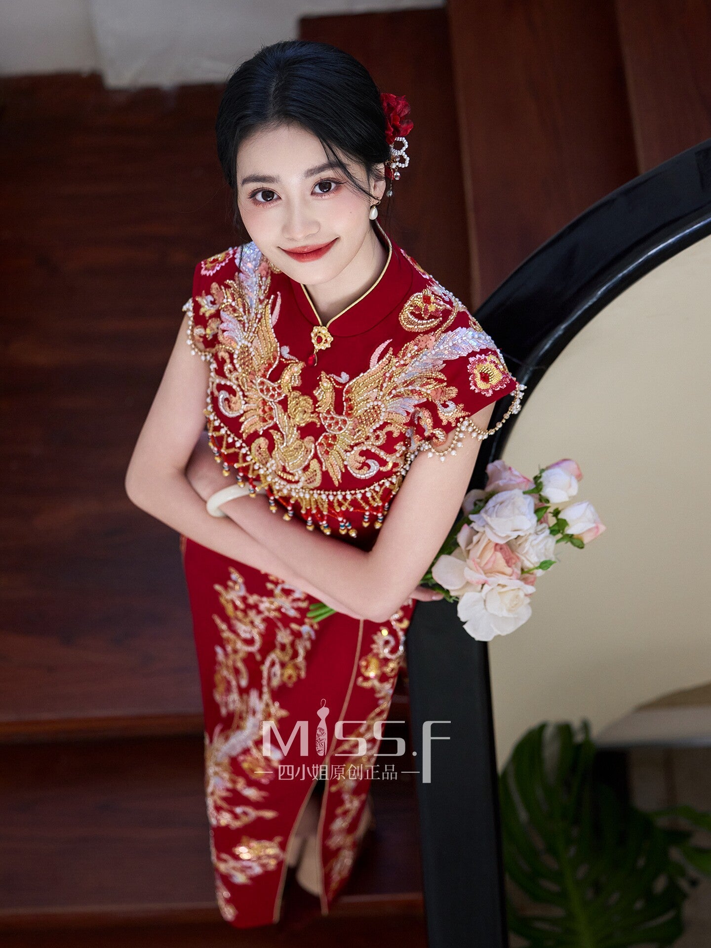 Red Embroidered Bridal Qipao Cheongsam | Biyishuangfei