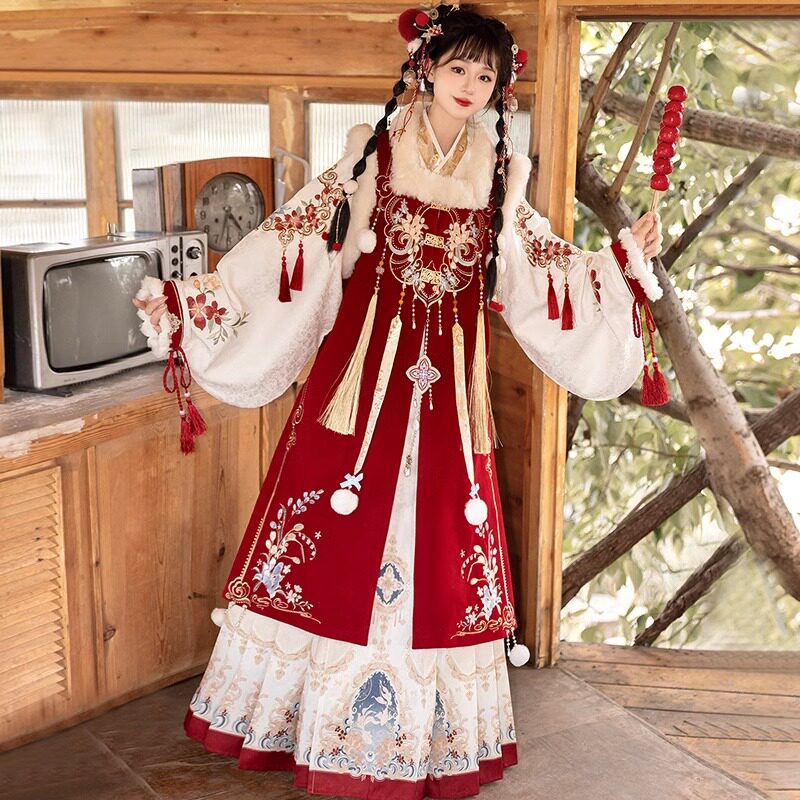 Ming Dynasty Chinese New Year Festival Hanfu | Little Deity 小神仙