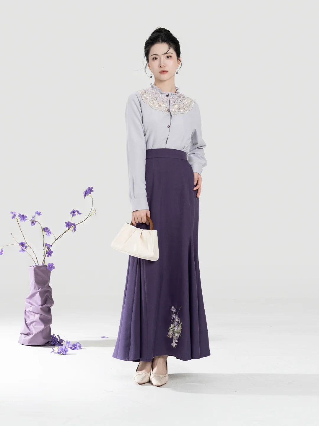 New Chinese Style Women Purple Embroidered Blouse with Fitted Mermaid Skirt - Xianglan 雪香兰 (Preorder)