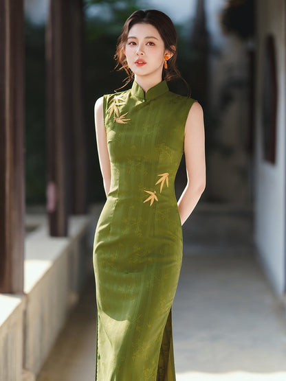 Sleeveless Olive Midi Cheongsam | Golden Leaves