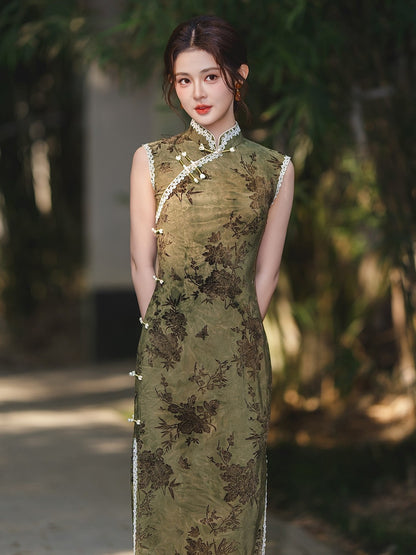Sleeveless High Slit Long Qipao | Rustling Garden