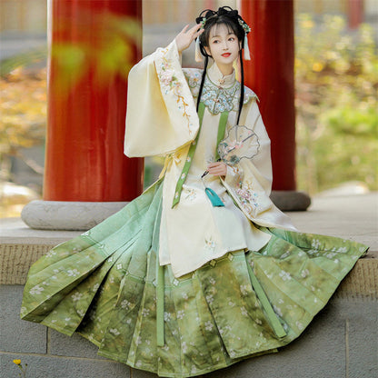 Ming Dynasty Embroidered Robe & Printed Horse Face Skirt | Lixia 立夏