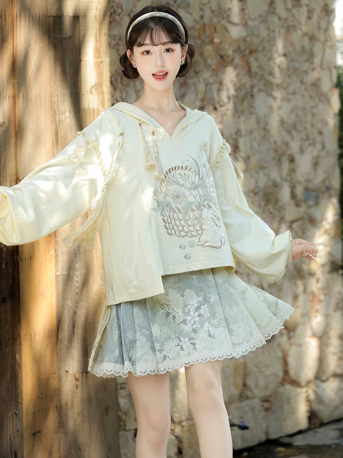 Ming Dynasty Modern Hanfu Hooded Crop Top and Short Mamian Skirt - Morning Garden 清晨花园