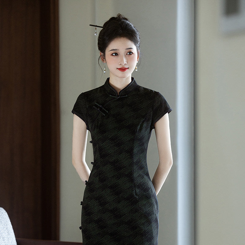 Short Sleeve Floral Long Cheongsam | Obsidian