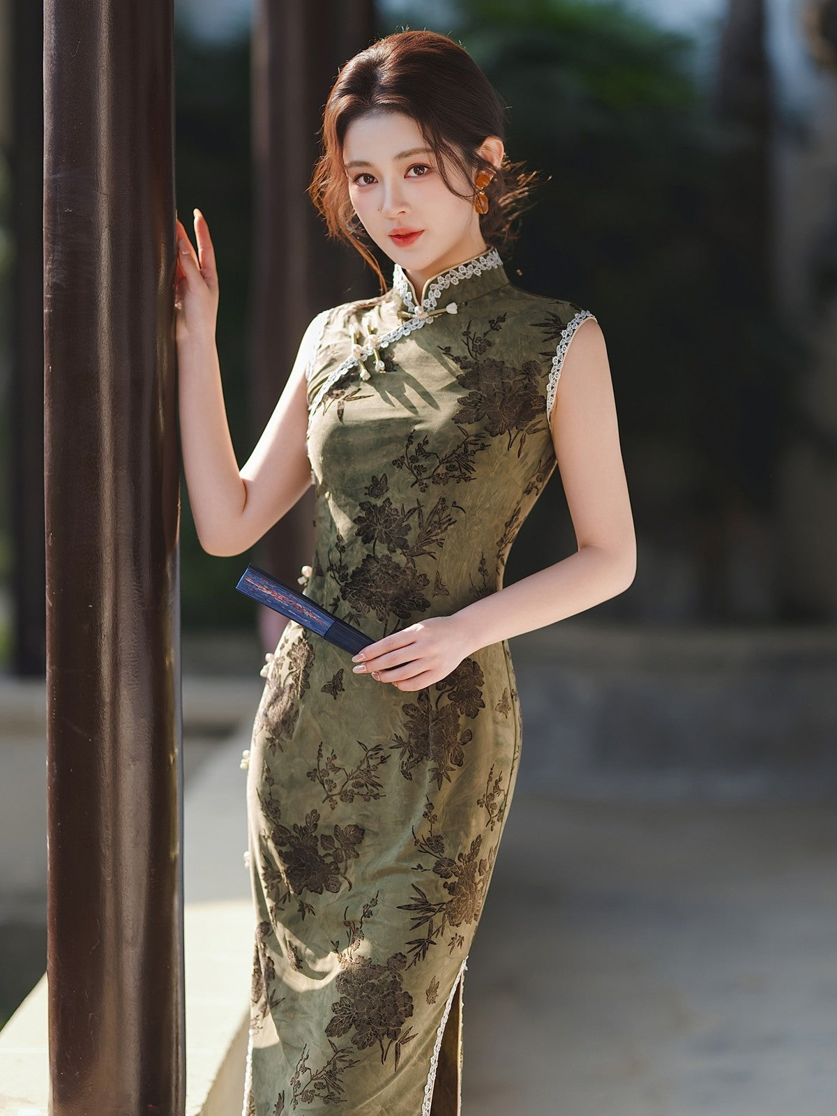 Sleeveless High Slit Long Qipao | Rustling Garden