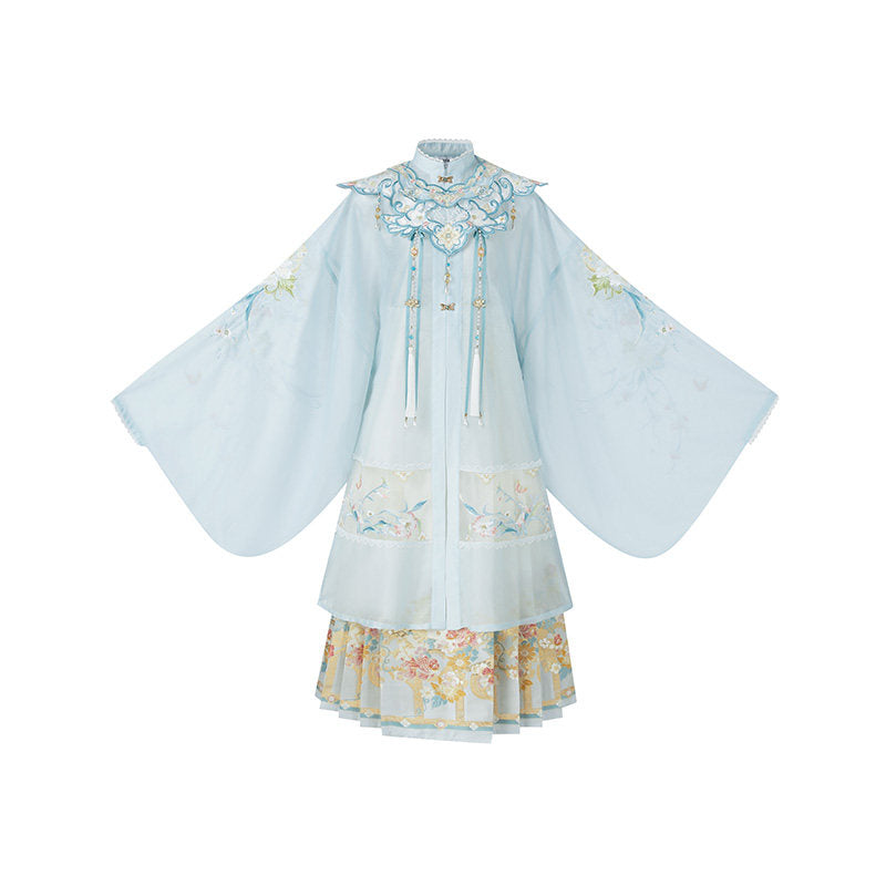 Ming Dynasty Hanfu Set with Cloud Collar & Mamian Skirt | Crescent 半月霜