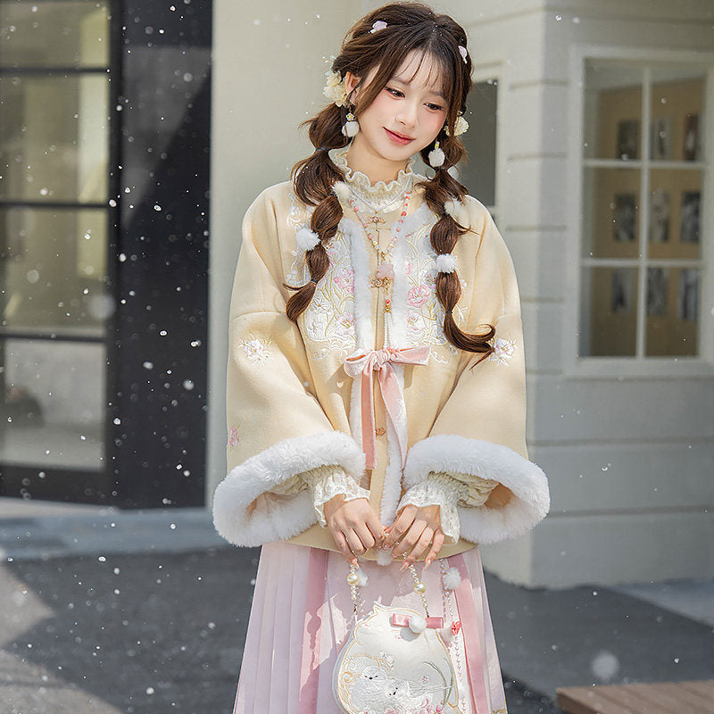Ming Dynasty Hanfu Set with Fleece Jacket & Mamian Skirt | Warmth 暖暖