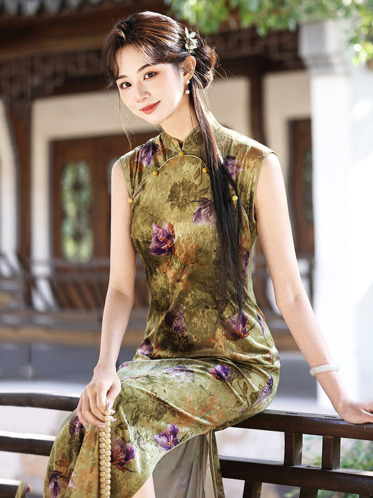 Olive sleeveless floral cheongsam — floral print detail