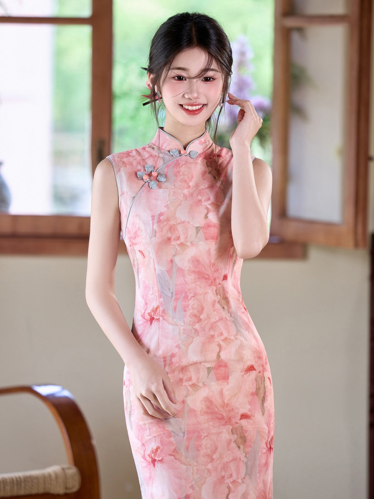 Sleeveless Floral Midi Cheongsam | Bloom