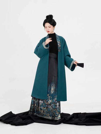 Chinese Blouse & Mamian Skirt Outfit | Returning Dragons 四龙望归