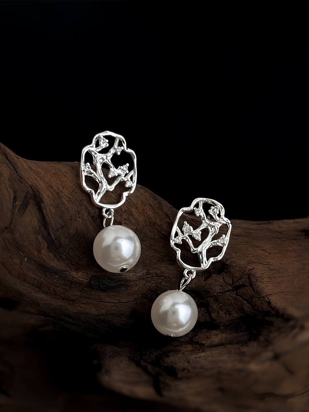 Plum Window Pearl Earrings | Hanfu Jewelry