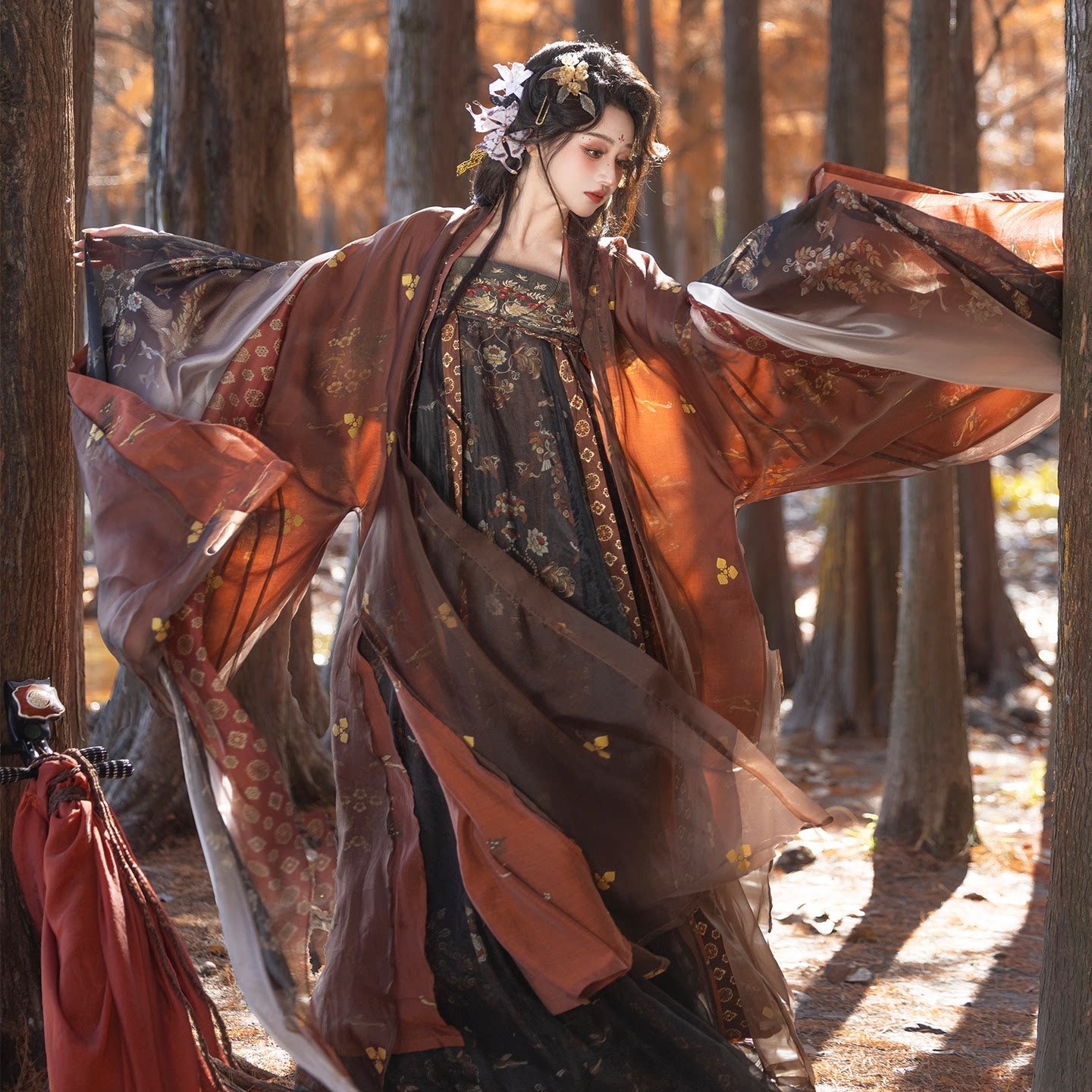 Pipa Lady | Late Tang Dynasty Qixiong Ruqun Hanfu Set with Grand Sleeve Robe