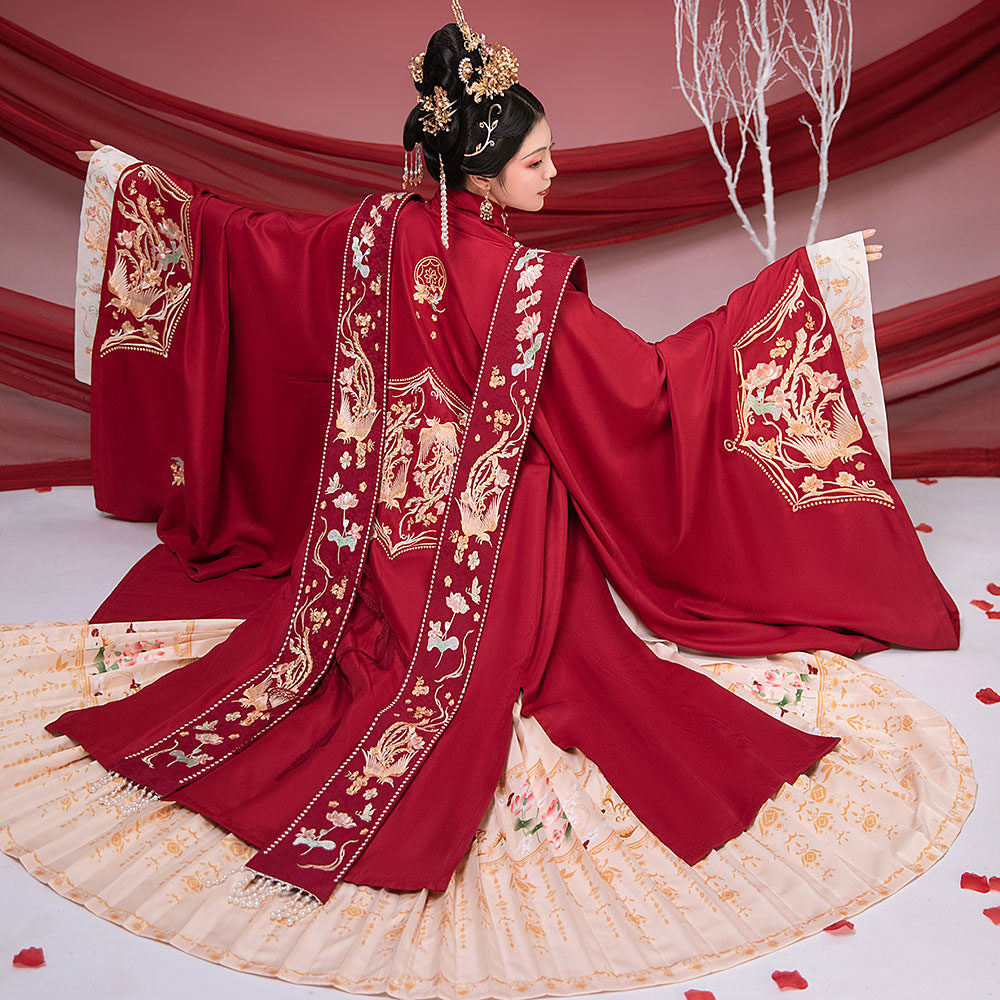 Ming Dynasty Floral Embroidered Bridal Hanfu Set with Xiapei | Phoenix Courtship 凤求凰